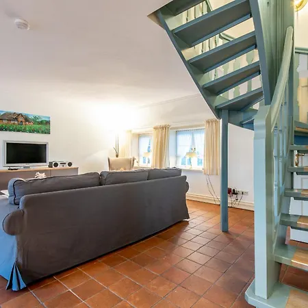 Friesenhaus Kaeptn Hahn Hausteil 06 * Westerland